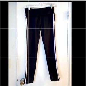 Black & White Stripe Infinite Leggings